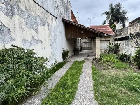 VENTA CASA 3 AMBIENTES HAEDO A REFACCIONAR
