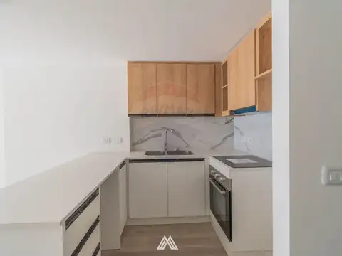 Monoambiente con patio a mts de Rambla