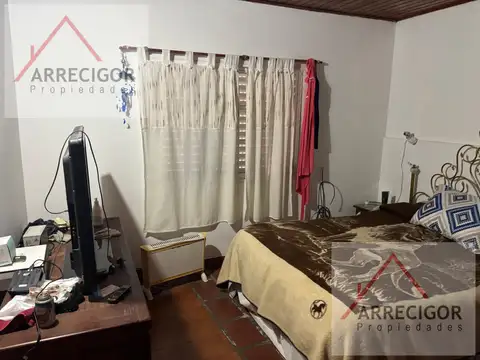 Casa en Alquiler con 2 cocheras