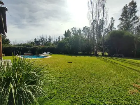 Casa en Venta con 4 cocheras