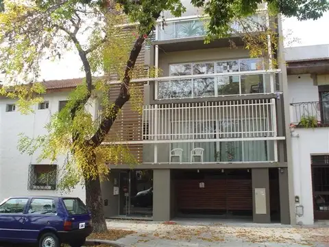 Alquiler semipiso 2 ambientes con cochera fija y balcon