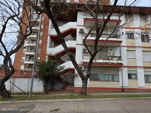 Venta dpto 3 ambientes en Bernal Barrio Parque.