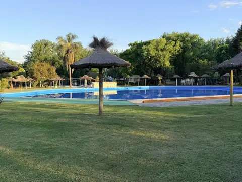 VENTA CASA 2 AMBIENTES. BARRIO CERRADO COBA. ESCOBAR. PISCINAS. PARRILLAS. FUTBOL, VOLEY, TENIS,