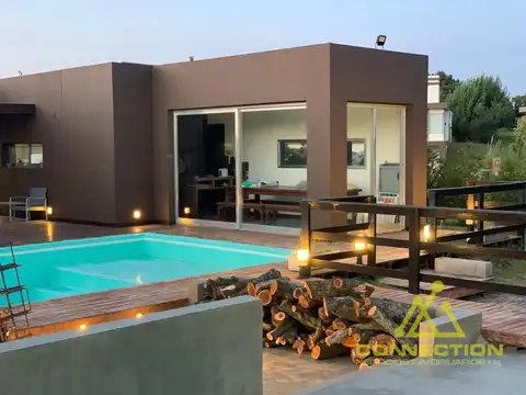 Casa 4 ambientes con 3 baños