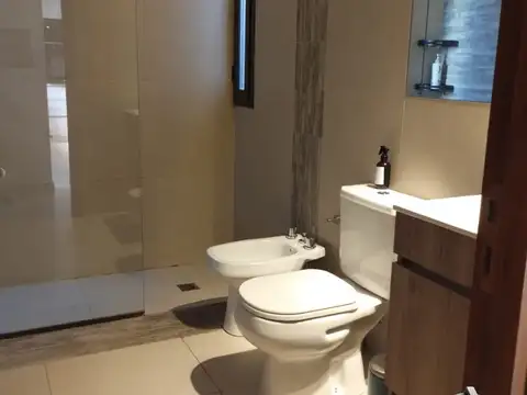 Departamento en Alquiler con 1 cocheras