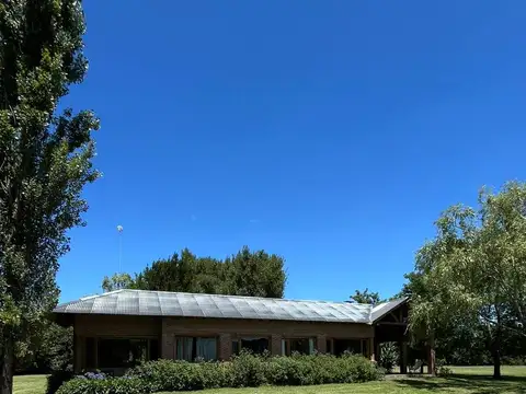 Casa 7 ambientes con 3 baños