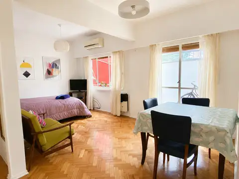 Venta de Departamento de un ambiente divisible con patio en Almagro