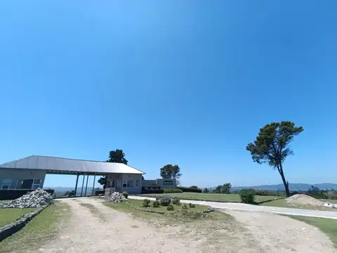 SE VENDE LOTE C/ARROYO PROPIO EN VILLA DEL CONDOR 