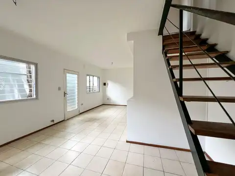 9 de Julio 4300 - Departamento dúplex de 2 dormitorios en Echesortu