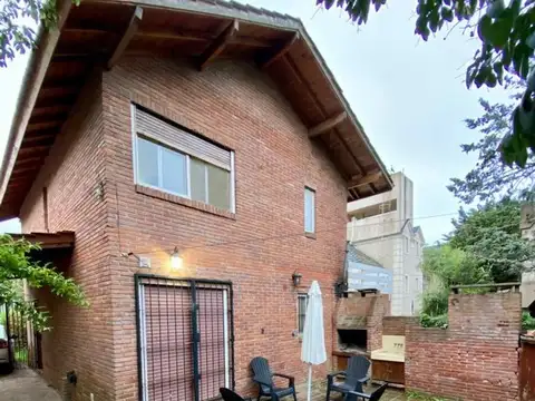 Venta duplex 3 amb c/patio cocheras en Pinamar.