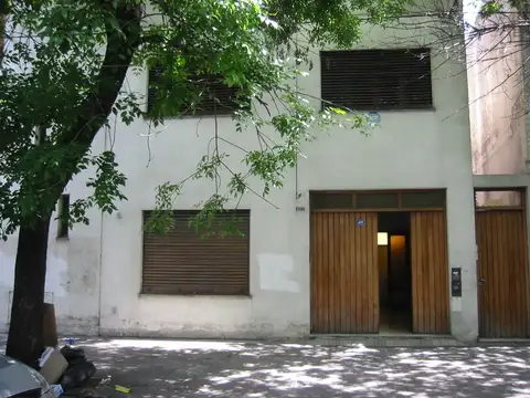 CASA  Y 2 DEPARTAMENTOS