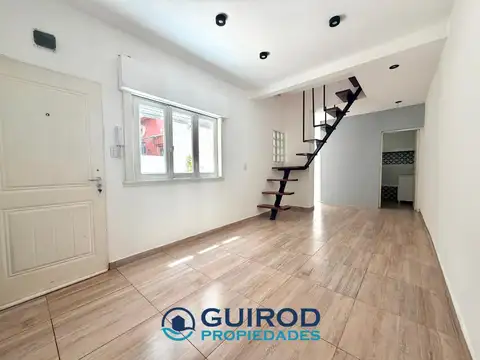Depto Tipo Casa 4 ambientes con 2 baños