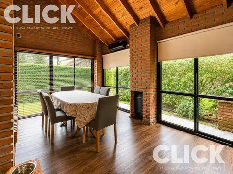 Casa en Venta con 2 cocheras
