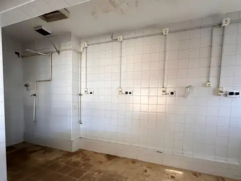 Local en Bernardino Rivadavia