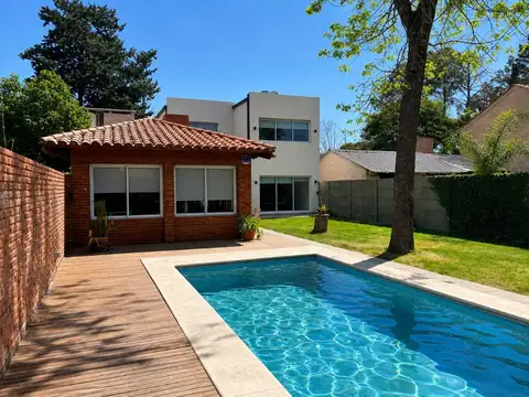 Venta Casa en Pueblo Esther - Excelente Ubicación
