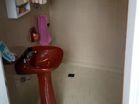 Depto Tipo Casa 2 ambientes con 1 baño