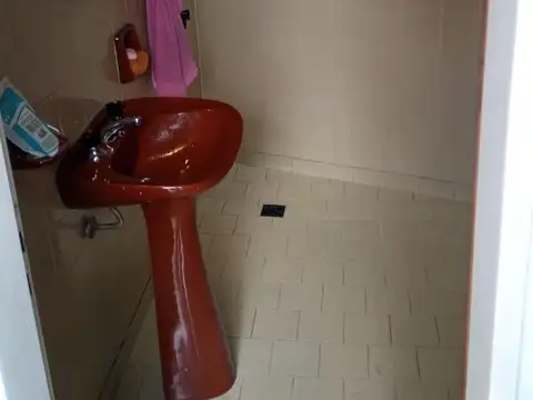 Depto Tipo Casa 2 ambientes con 1 baño