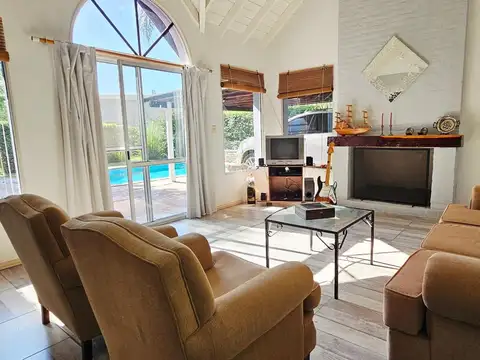 CASA EN VENTA CON AMARRA