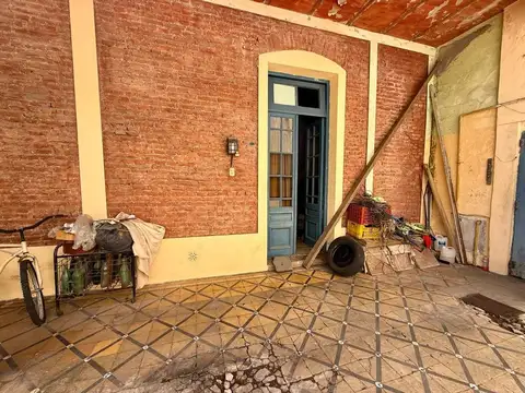 Casa 6 ambientes con 1 baño