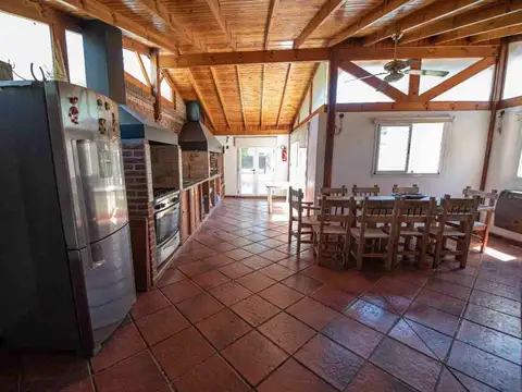 CASA DE UN DORMITORIO VENTA VILLA ELISA CON PARQUE