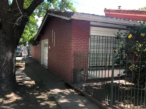 Calle 51 A entre 136 A y 137 A, BARRIO MARITIMO 3600