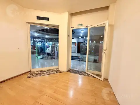 Alquiler local comercial en Galería Flores Center