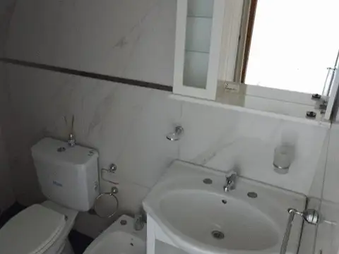 Departamento en Alquiler en Cumelen, $ 1.050.000