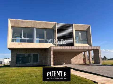 Casa a estrenar en venta en Terralagos, Canning, 5 suites