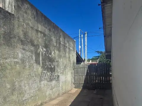 Casa en Venta en Isidro Casanova, USD 120.000