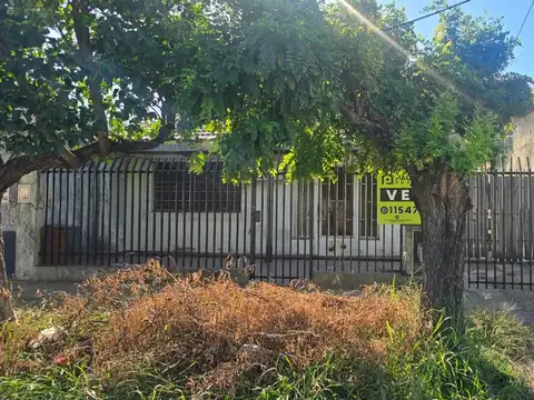 CASA 3 AMBIENTES + DEPARTAMENTO Y QUINCHO EN VENTA