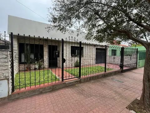 VENTA CASA CON DEPTO BARRIO ROSEDAL APTA CREDITO