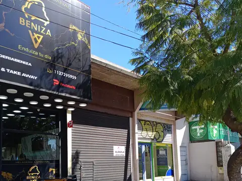 Local amplio.sobre Avda. San Martin!!!