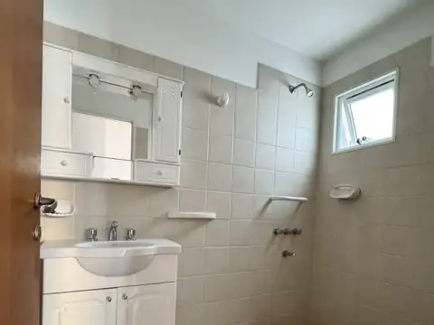 Oficina 2 ambientes con 1 baño