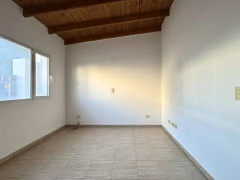 Oficina en Alquiler en Puerto Madryn, $ 690.000