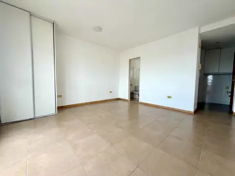 MONOAMBIENTE EN VENTA CON BALCÓN Y VISTA DESPEJADA