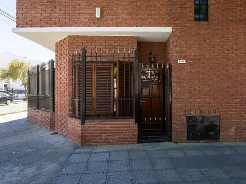 Depto Tipo Casa en Venta de 5 ambientes