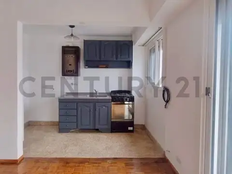 Venta Depto 2 Amb reciclado a nuevo  c/balcón al fte en Monserrat – (Posibilidad de financiación)