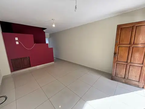 Dúplex con cochera en venta – Zazpe y Cruz Roja
