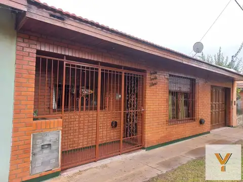 Casa en venta - 3 Dormitorios 1 Baño - 200Mts2 - El Retiro