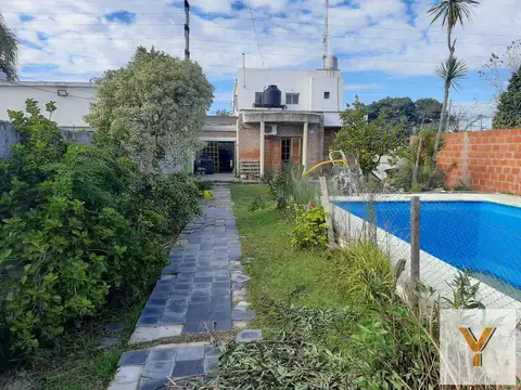 Casa en venta - 3 dormitorios 2 baños 1 cochera - 600mts2 - Barrio Gambier