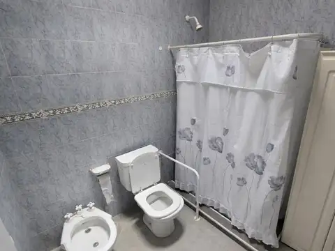 CASA EN ALQUILER 3 DORM BARRIO PUEYRREDON