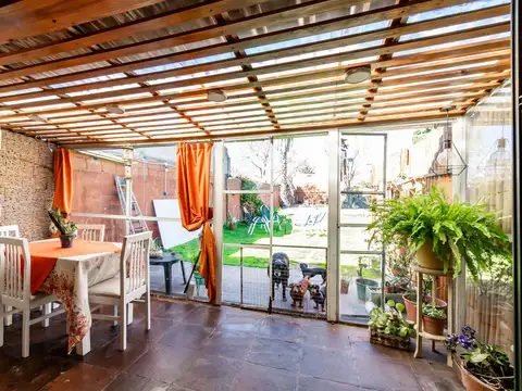 Casa 6 ambientes con 3 baños