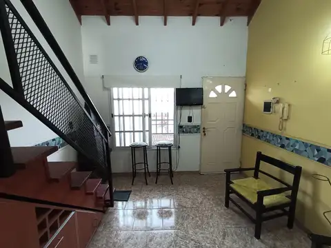 Depto Tipo Casa en Venta en Villa Luzuriaga, USD 65.000