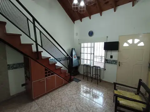 Depto Tipo Casa 4 ambientes con 1 baño