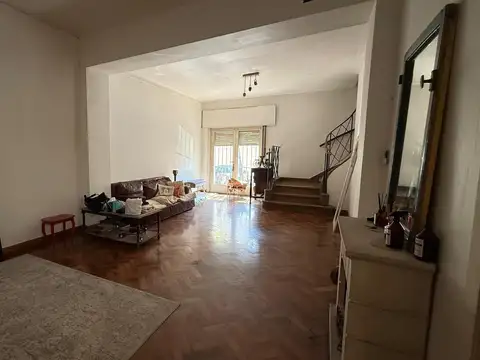 Depto Tipo Casa en Venta de 5 ambientes