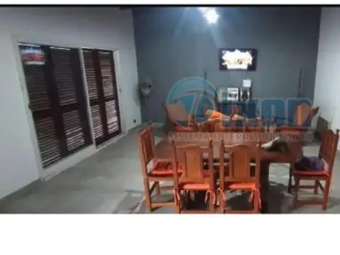 Casa 2 ambientes con 1 baño