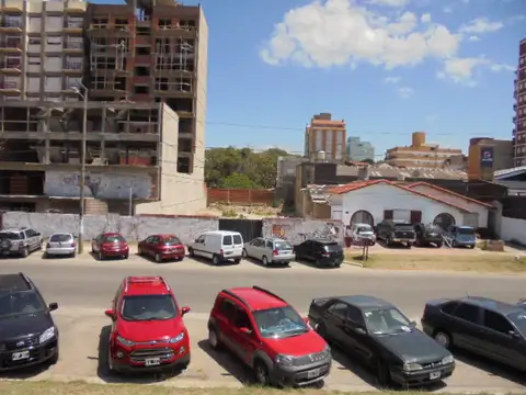 COSTANERA 1800