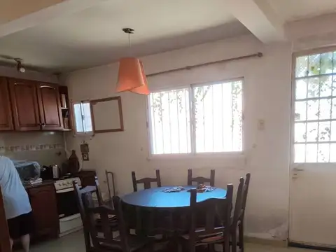 Depto Tipo Casa en Venta de 5 ambientes