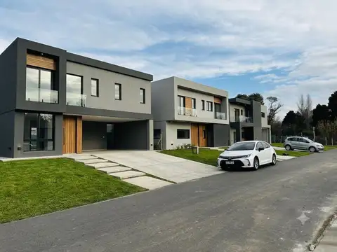 Casa en venta de 5 ambientes en Barrio privado El Aljibe Pilar
