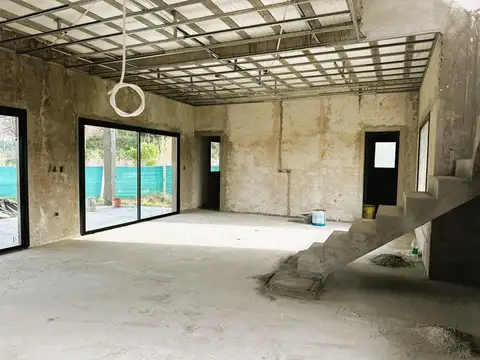 Casa 5 ambientes con 3 baños